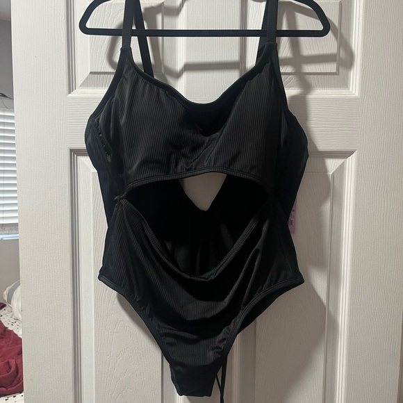 Wild Fable Cut Out Swimsuit - Picture 5 of 10
